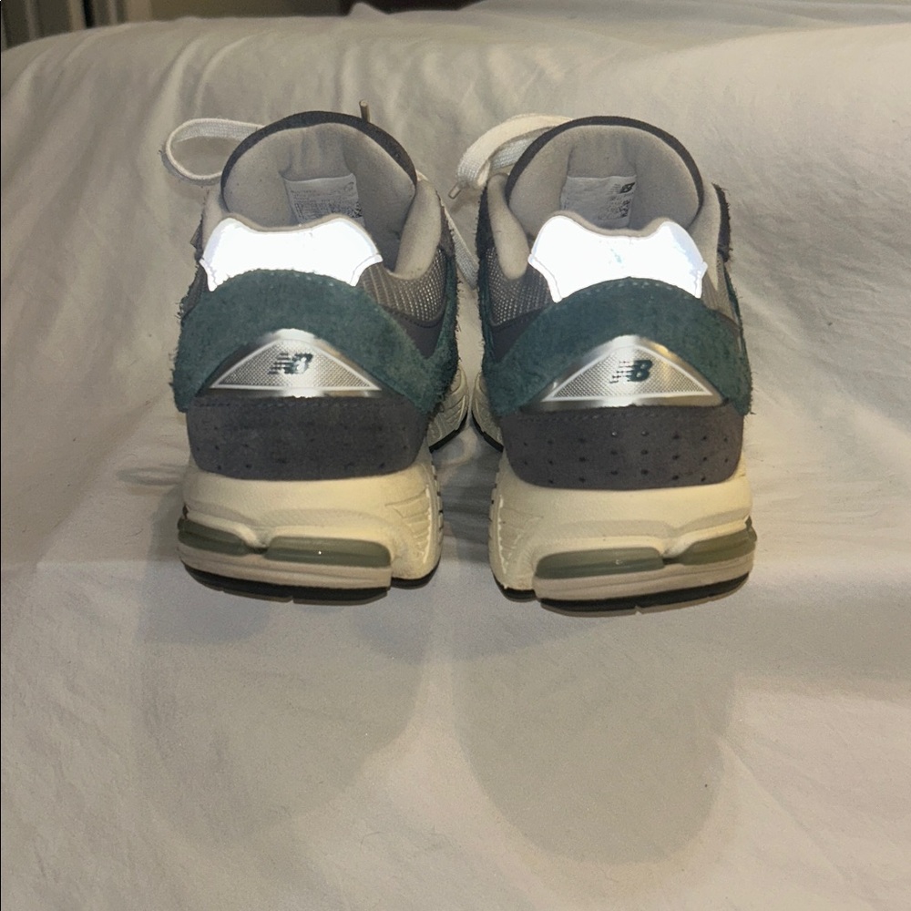 New Balance 2002R - Picture 3 of 8